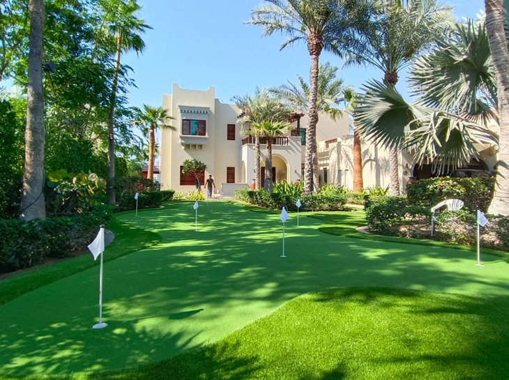 artificial grass golf turf palm trees