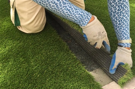 artificial grass installation process dubai uae 08.webp